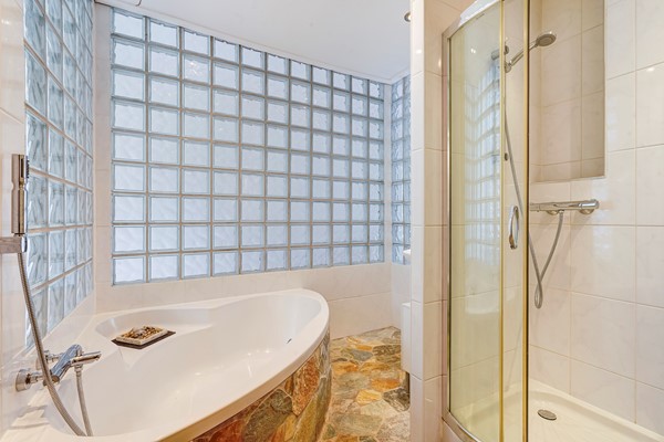 Medium property photo - Stuyvesantstraat 335, 2593 GK Den Haag